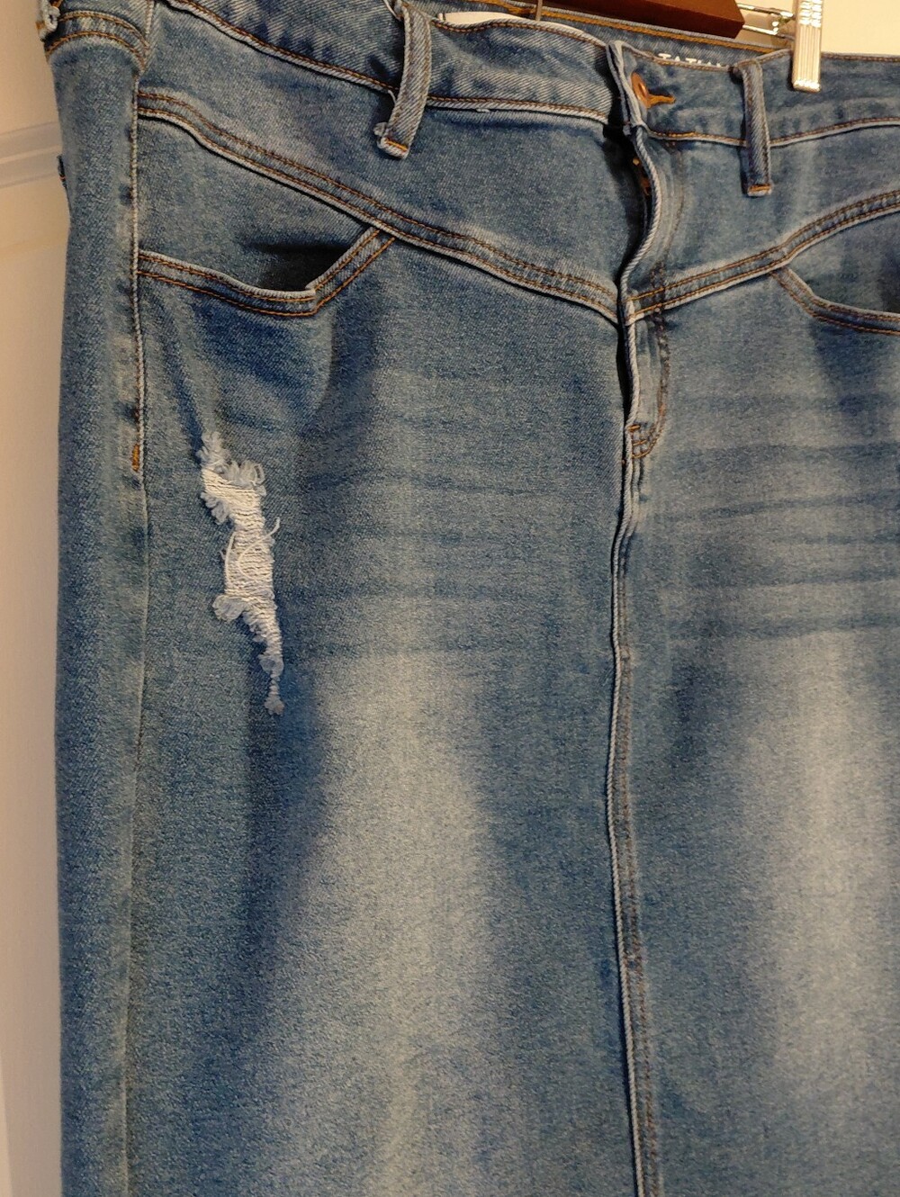 Denim Distressed Skirt Knee Length - Picture 6 of 12